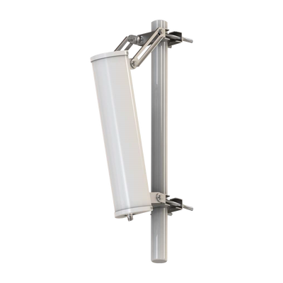 Antena Sectorial de 120º, (5.1 - 5.8 GHz), Ganancia (15 dBi), Incluye montaje para torre o mástil.