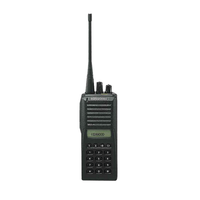 Radio para uso pesado en 800 Mhz compatible con sistemas LTR o convencionales, display LCD, 2.5 Watts de potencia